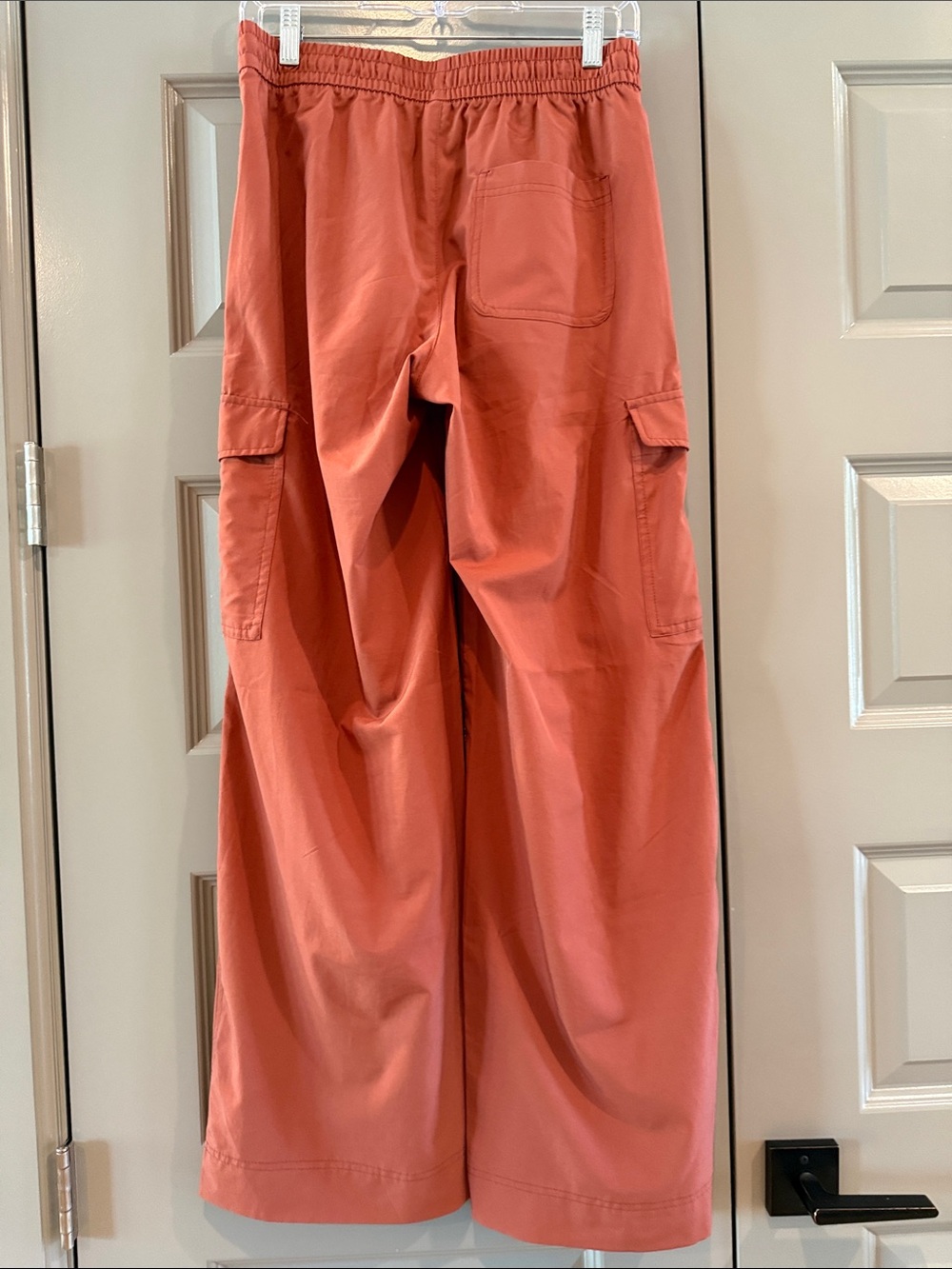 Old Navy Terracotta Rust Wide-Leg Cargo Tech Pants NWOT - Picture 4 of 4